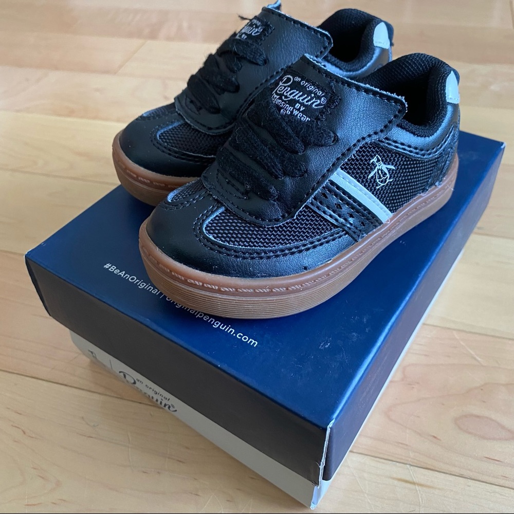 BRAND NEW Penguin leather baby sneakers